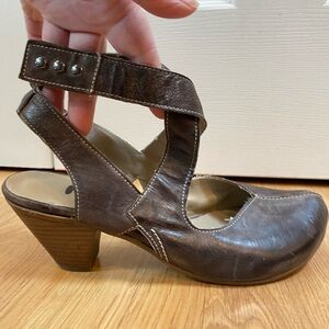 Fidji Mary Brown Sling Back 3” Heel Shoe with Ankle Strap Size 39 (8.5)